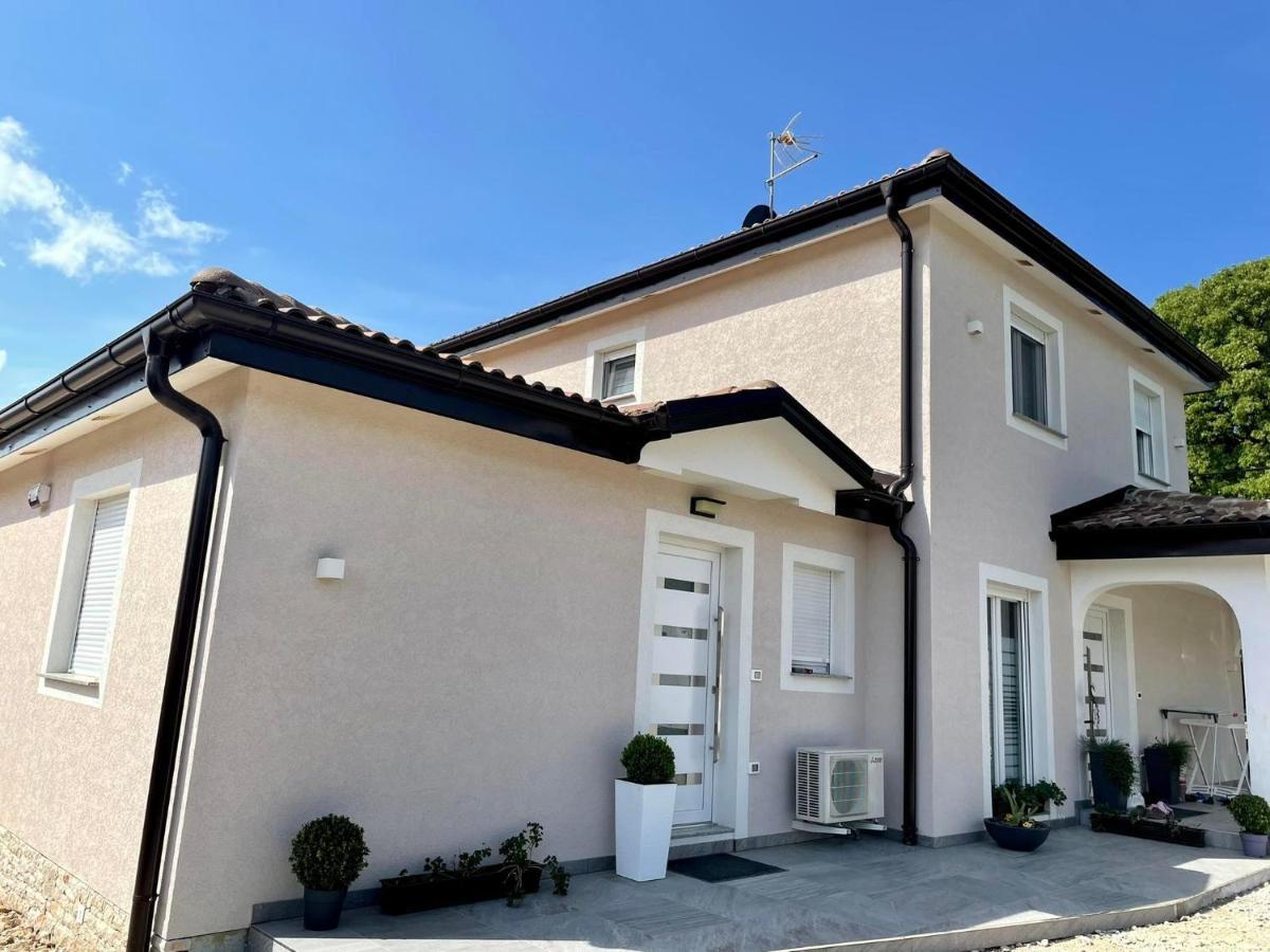 Villa Zonta Apartment Maremi With Private Jacuzzi Buje Dış mekan fotoğraf